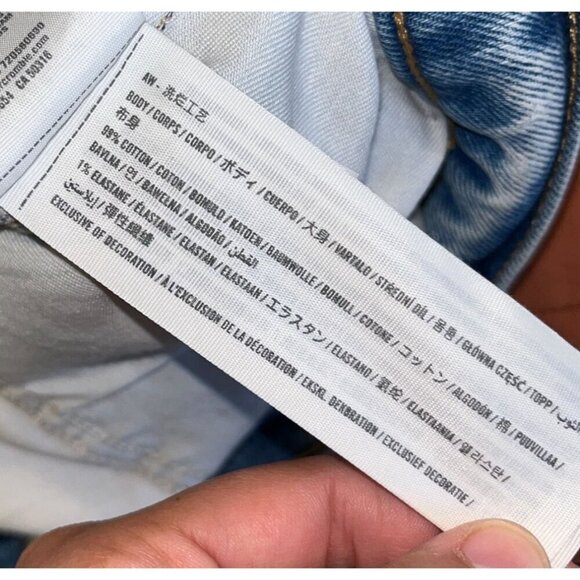 Abercrombie & Fitch 90s Straight Ultra High Rise Jeans Size 33 Light Wash Distre - Picture 12 of 12